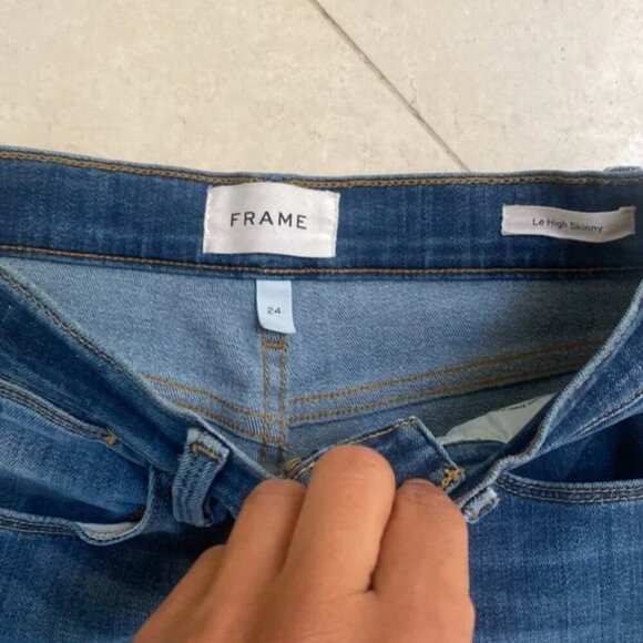 Frame | Le High Skinny Denim Jean | 24 - Picture 2 of 4